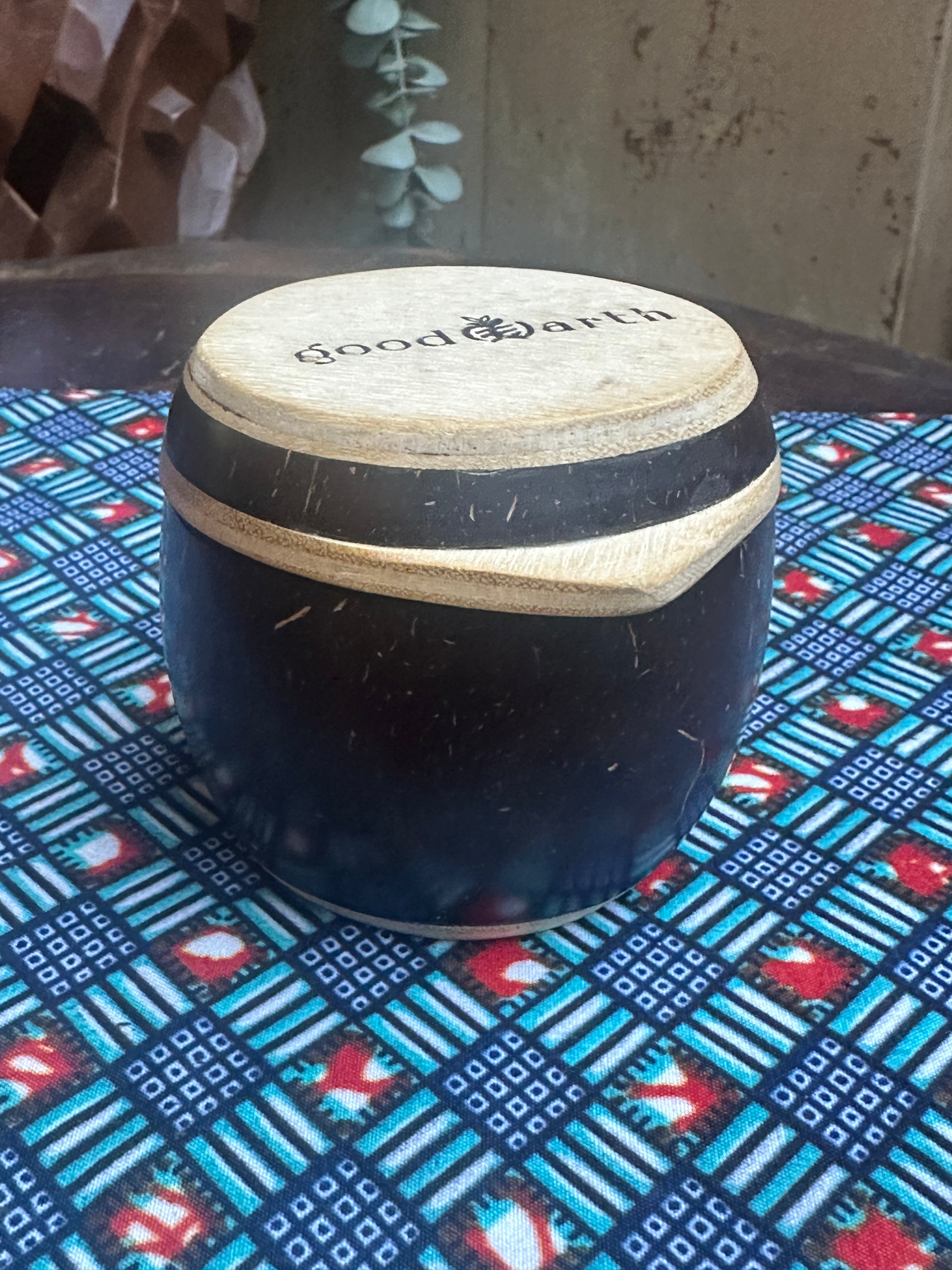 Good Earth Coconut Double Layer Lid Smooth Finish